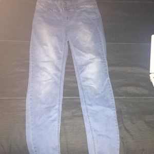 Light wash skinny jeans